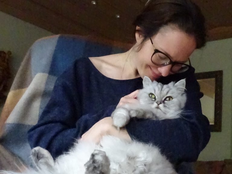 Richtig! Beim Kuscheln mit Deiner Katze, Deinem Plüsch-Hund, oder am besten mit Mama und Papa – da wird Dir auch im Herzen warm!