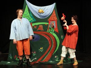 ErbyTheater
" Hasi, pass auf ! "
Zuzanne und Robert Erby
Fotograf: 
©Hilda Lobinger
Eduard-Schmid-Str.19a
81541 München
Tel.: 089 / 65 30 92 10
Fax.:089 / 65 30 92 10
E-Mail: lobinger@kulturpresse-muenchen.de